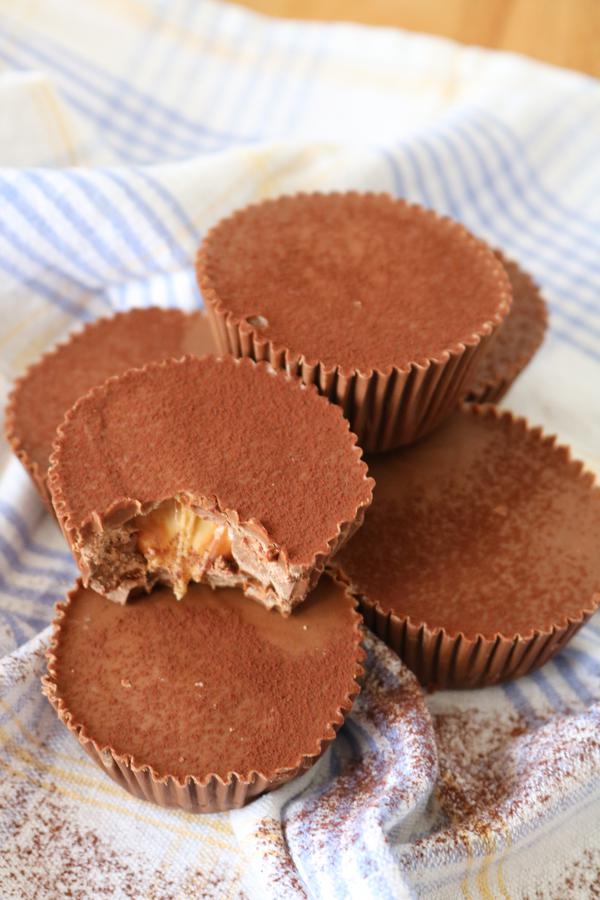 Keto Low Carb Peanut Butter Cup Fat Bombs